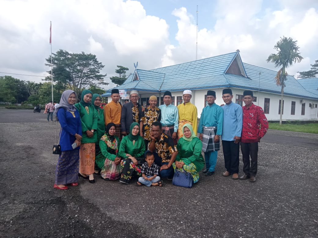 KETUA BPD PEMATANG RAHIM HADIRI UPACARA HUT PROVINSI JAMBI DI KANTOR CAMAT MENDAHARA ULU